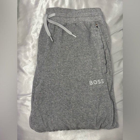 Men’s Hugo boss tracksuit - pants and sweater size S - Picture 4 of 6